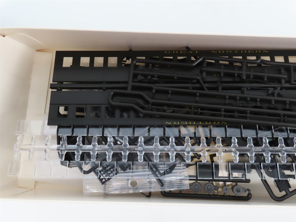 HO Branchline Blueprint Kit 5121 GN Great Northern 80&#39; Coach Passenger #961