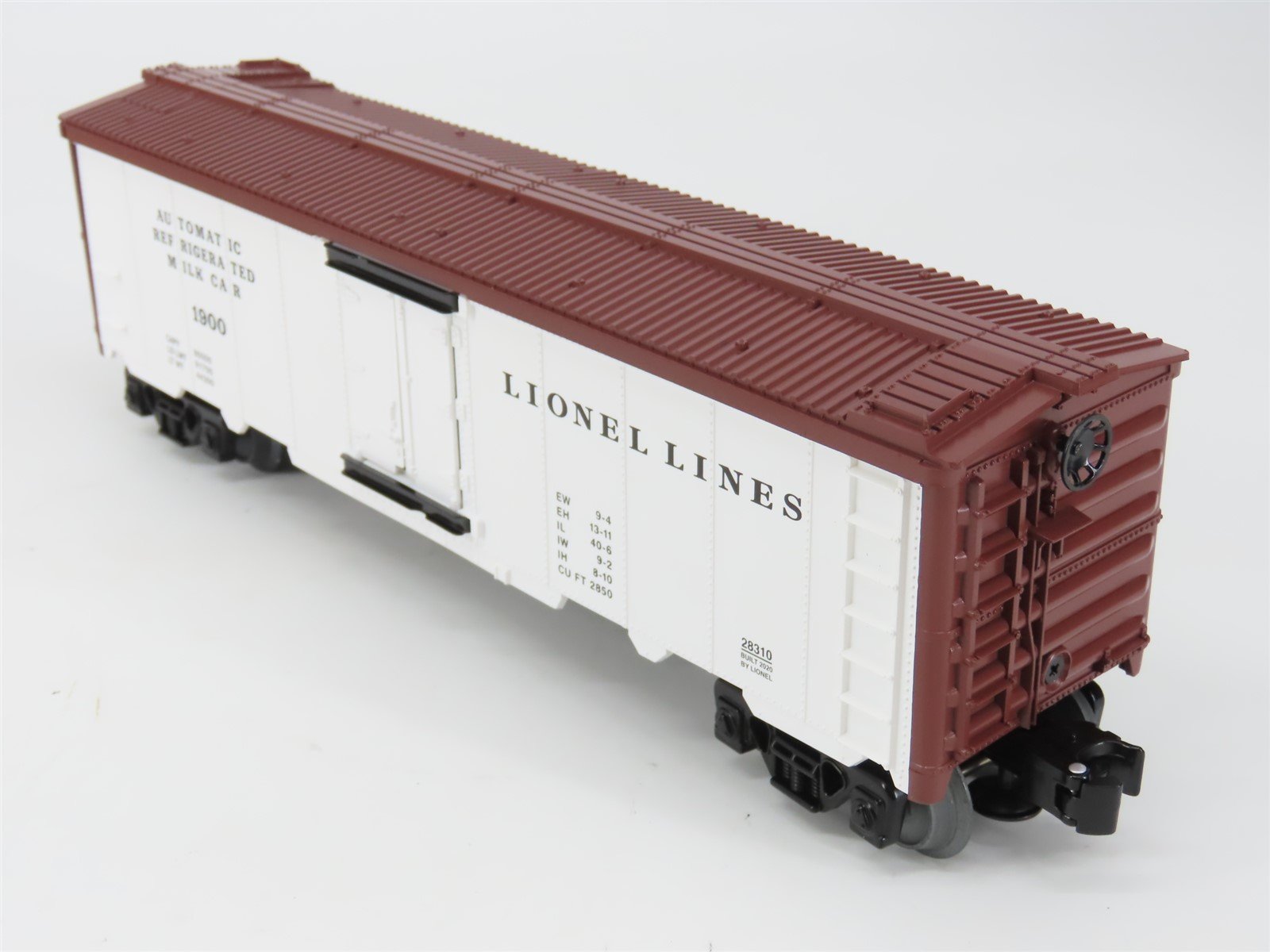 O Gauge 3-Rail Lionel 2028310 Lionel Lines Milk Car with Platform #1900