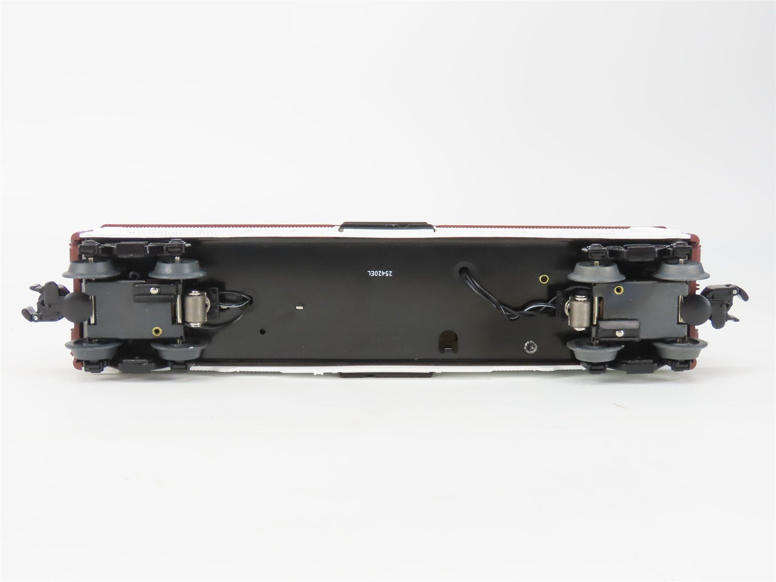 O Gauge 3-Rail Lionel 2028310 Lionel Lines Milk Car with Platform #1900