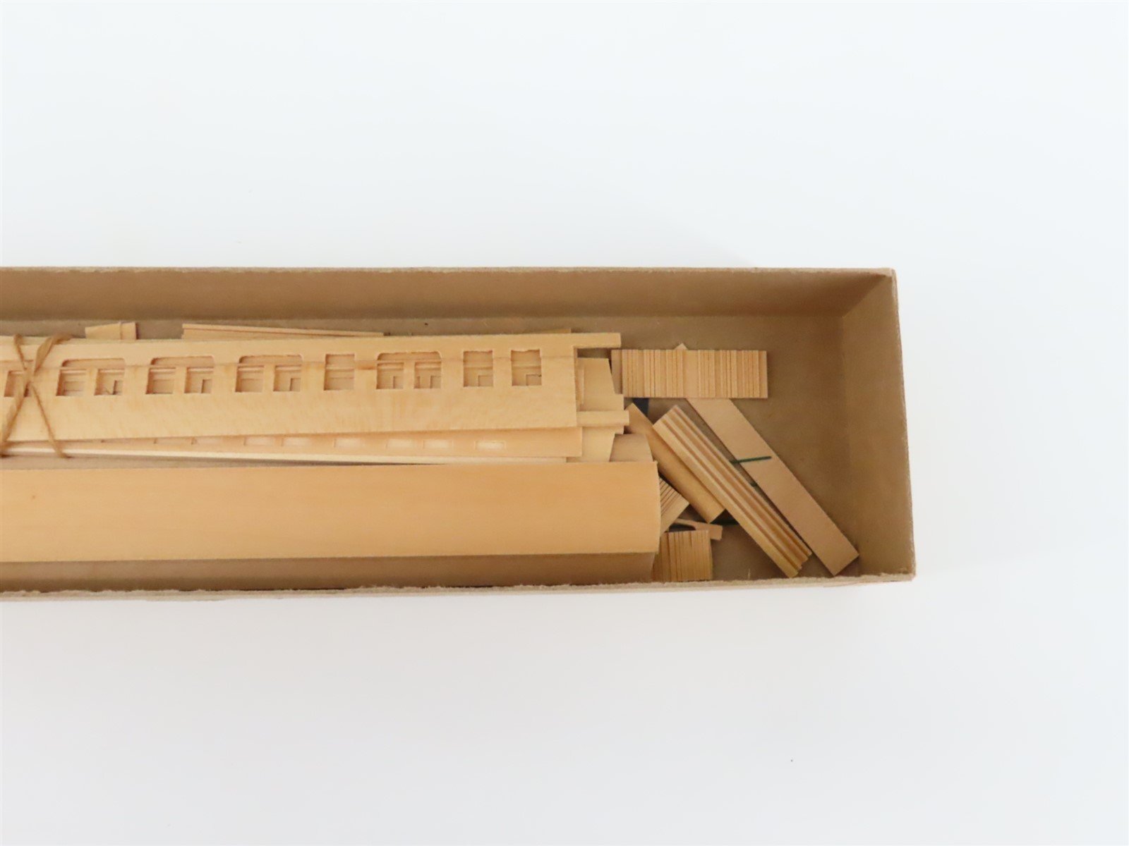 HO Scale LaBelle Kit HO-9 1900 Closed Vestibule Sleeper Passenger Car