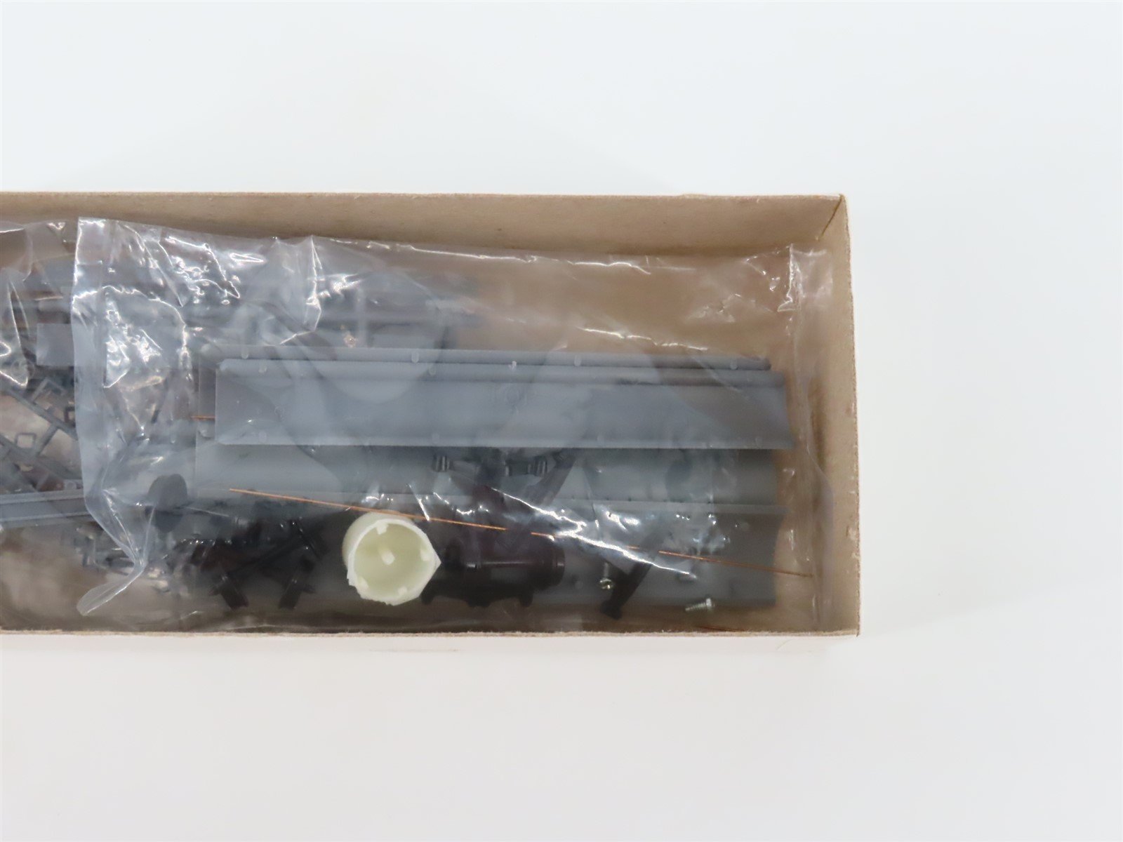 HO Scale Tichy Train Group Kit 4020 Undecorated 54