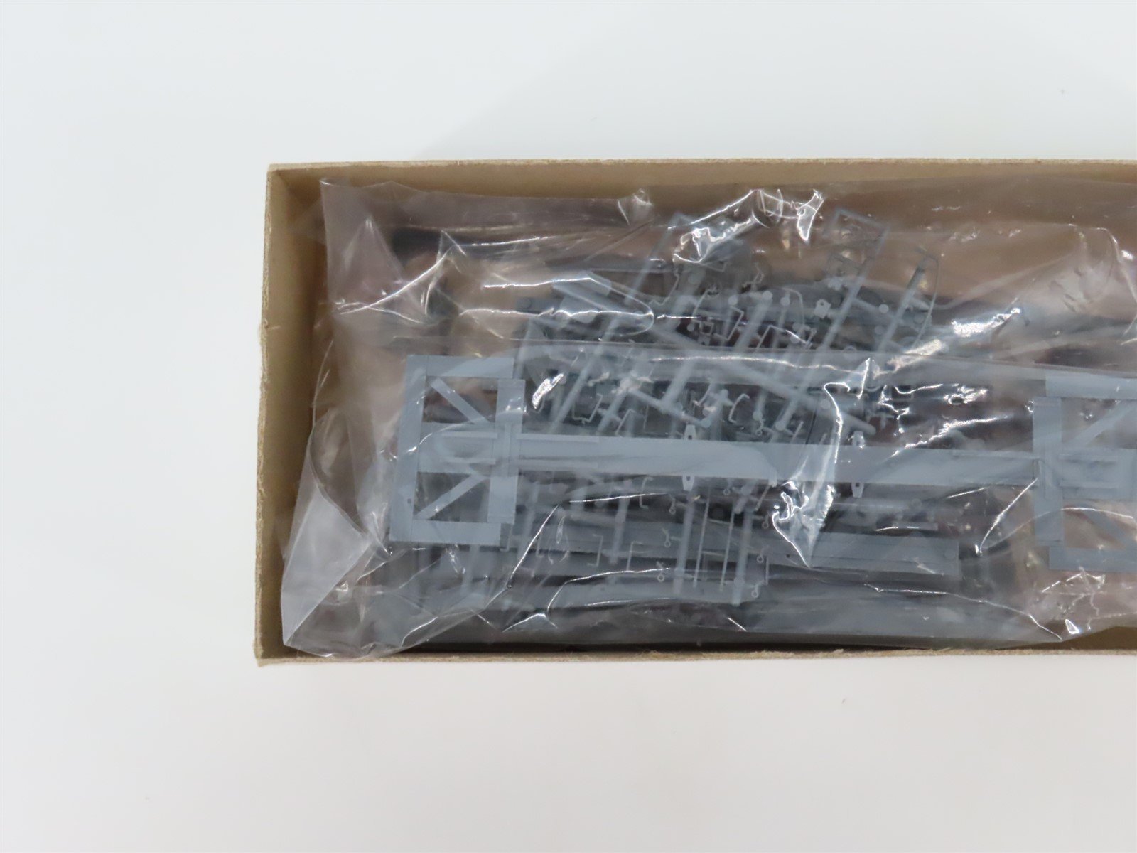 HO Scale Tichy Train Group Kit 4020 USRA/ARAIII 10K Gallon Single Dome Tank Car