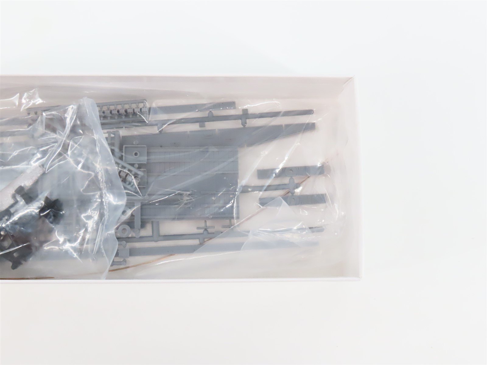 HO Scale Tichy Train Group Kit 4021 Undecorated 40' 50-Ton Flat Car