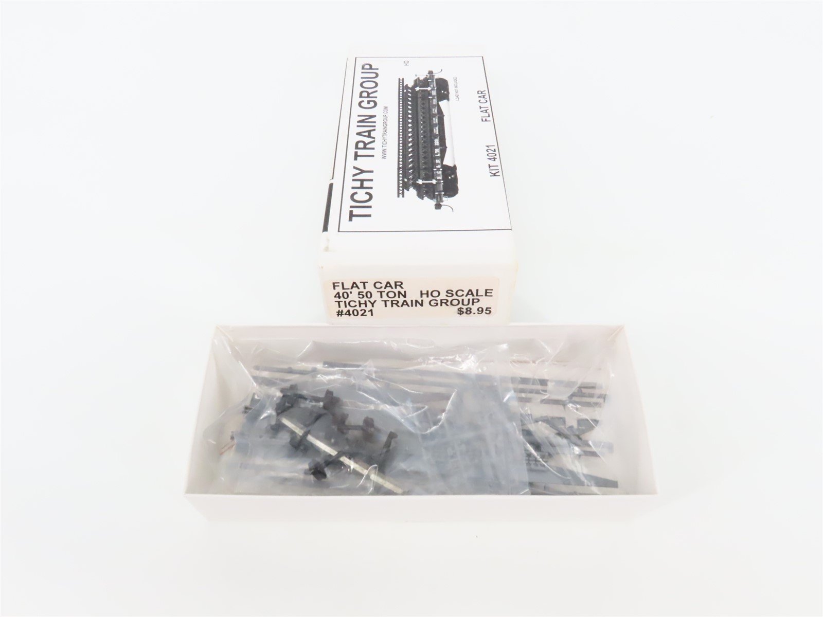 HO Scale Tichy Train Group Kit 4021 Undecorated 40' 50-Ton Flat Car