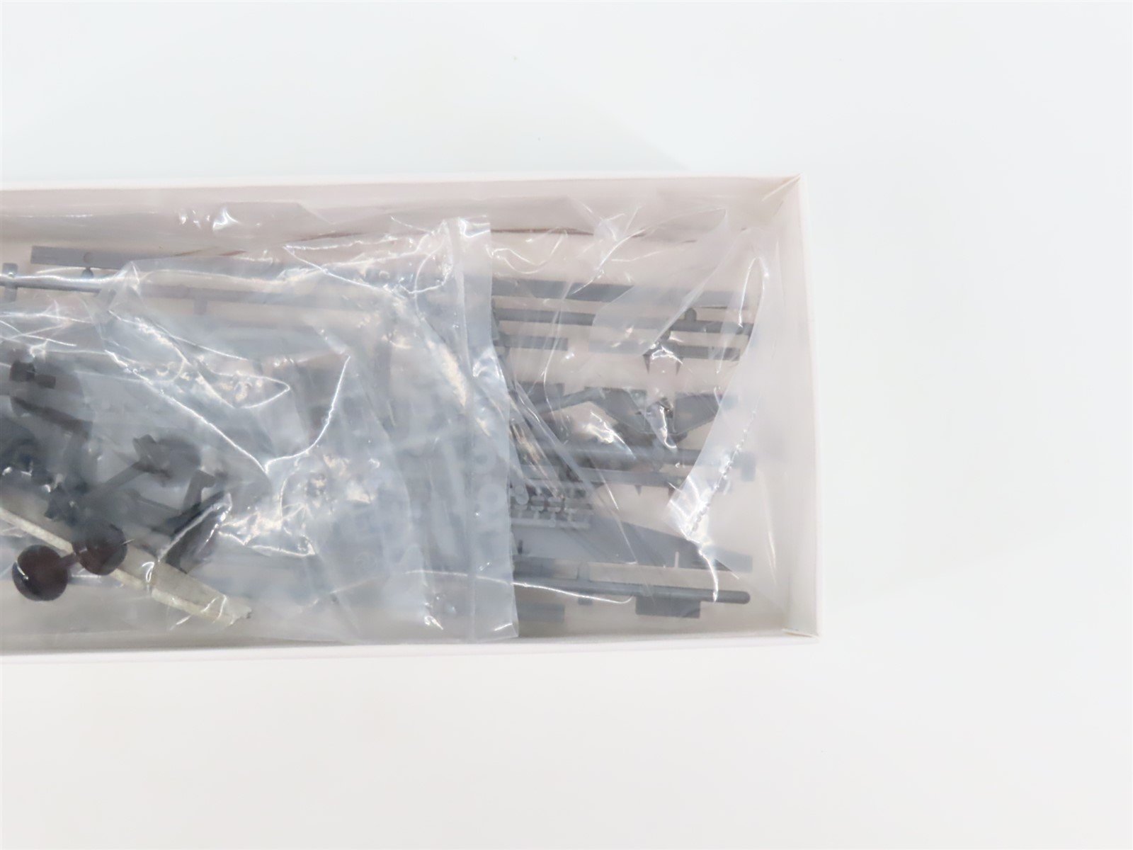 HO Scale Tichy Train Group Kit 4021 Undecorated 40' 50-Ton Flat Car