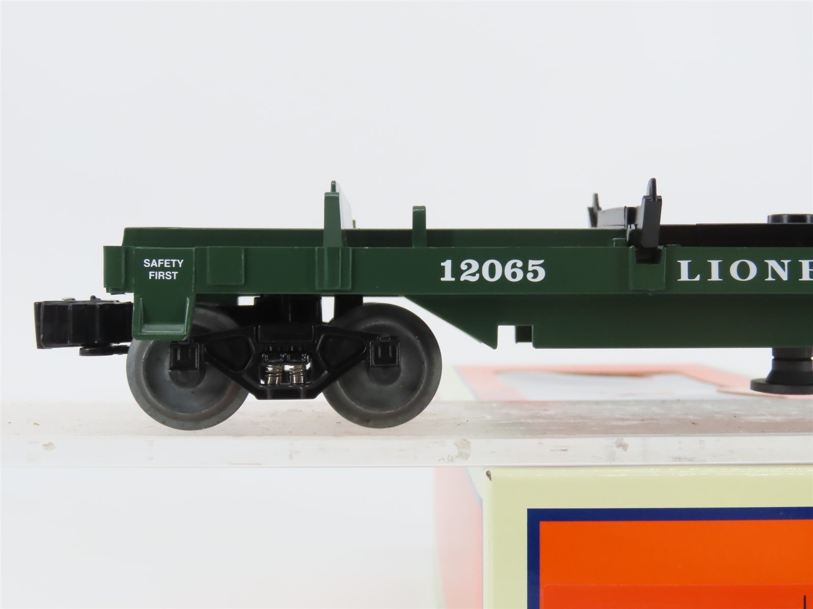 O Gauge 3-Rail Lionel 2022126 Lionel Lines Operating Log Car #12065