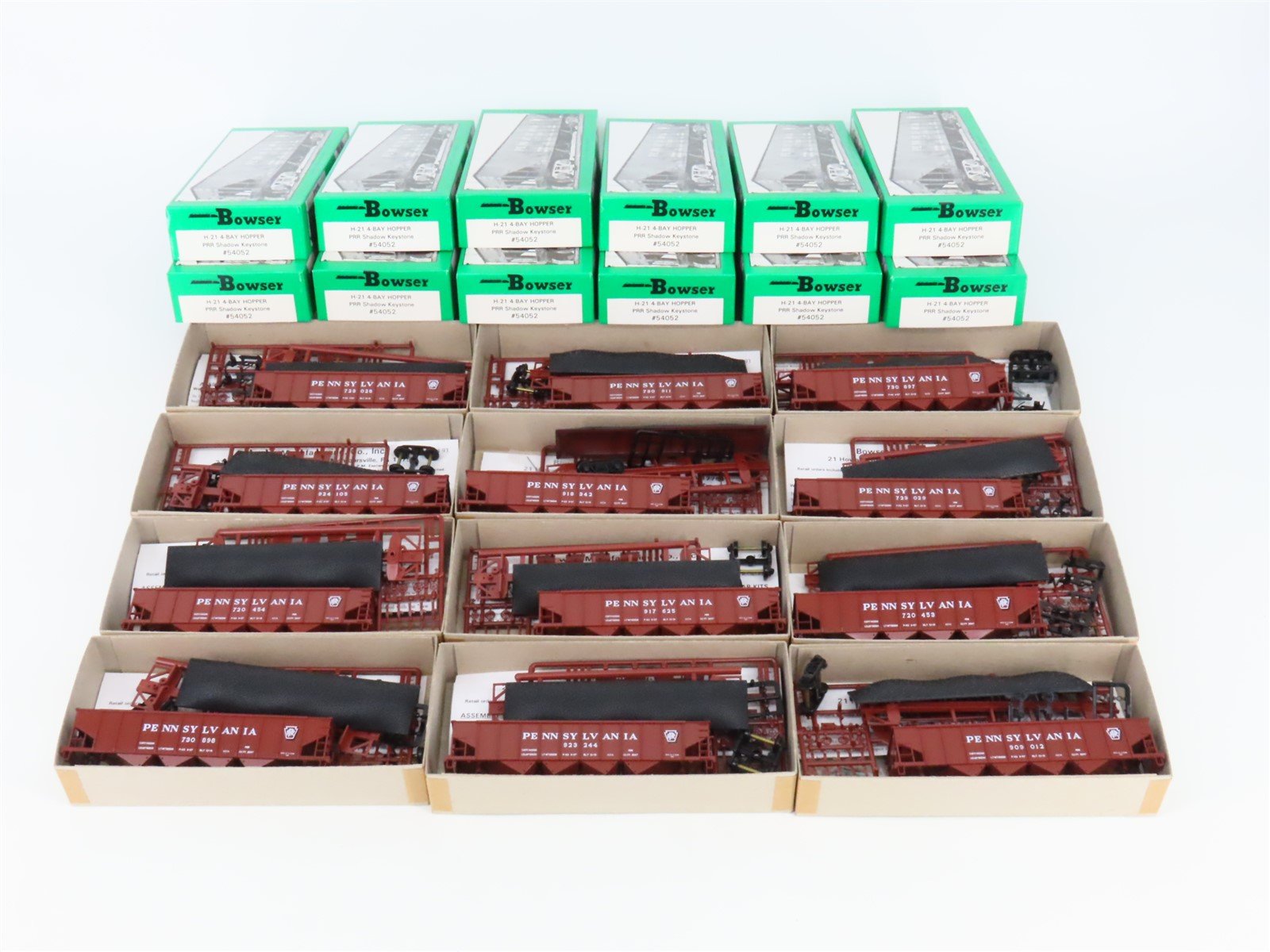 LOT of 12 HO Scale Bowser Kits 54052 PRR Shadow Keystone 4-Bay Hoppers w/ Loads