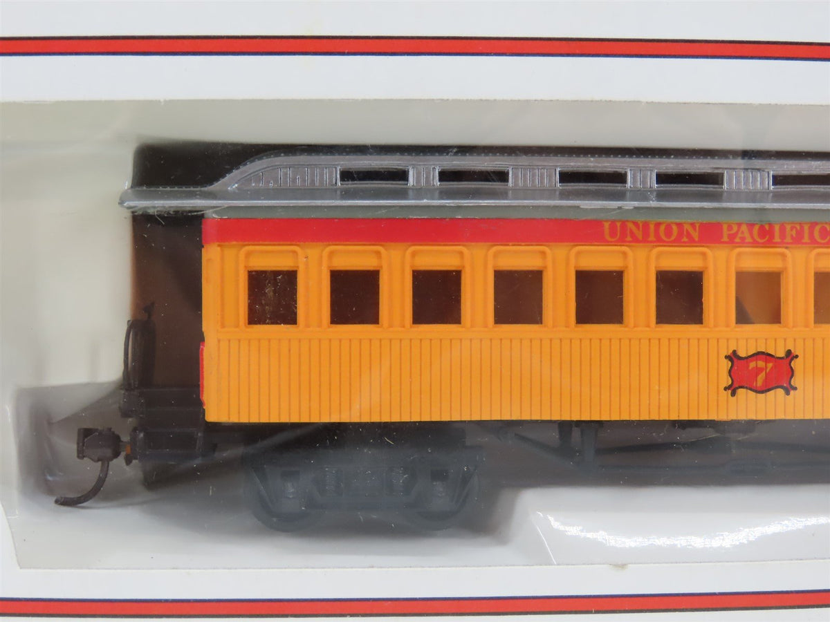 LOT of 4 HO Scale Bachmann 72901 UP Union Pacific Old Time Coach Passenger Cars