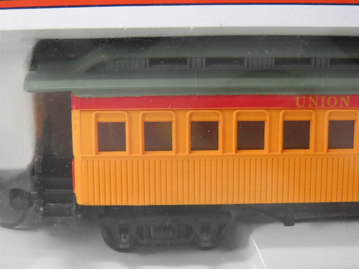 LOT of 4 HO Scale Bachmann 72901 UP Union Pacific Old Time Coach Passenger Cars