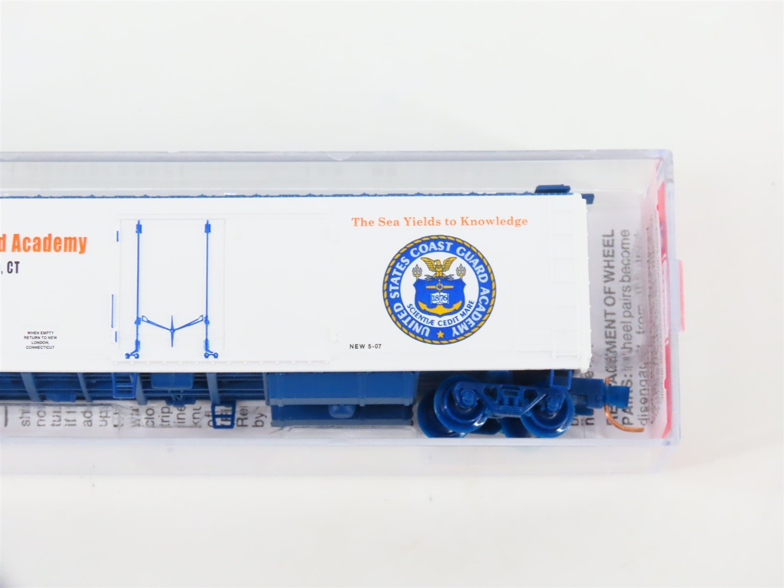 N Scale Micro-Trains MTL NSC 07-01 CGAX US Coast Guard 51' Reefer #1876