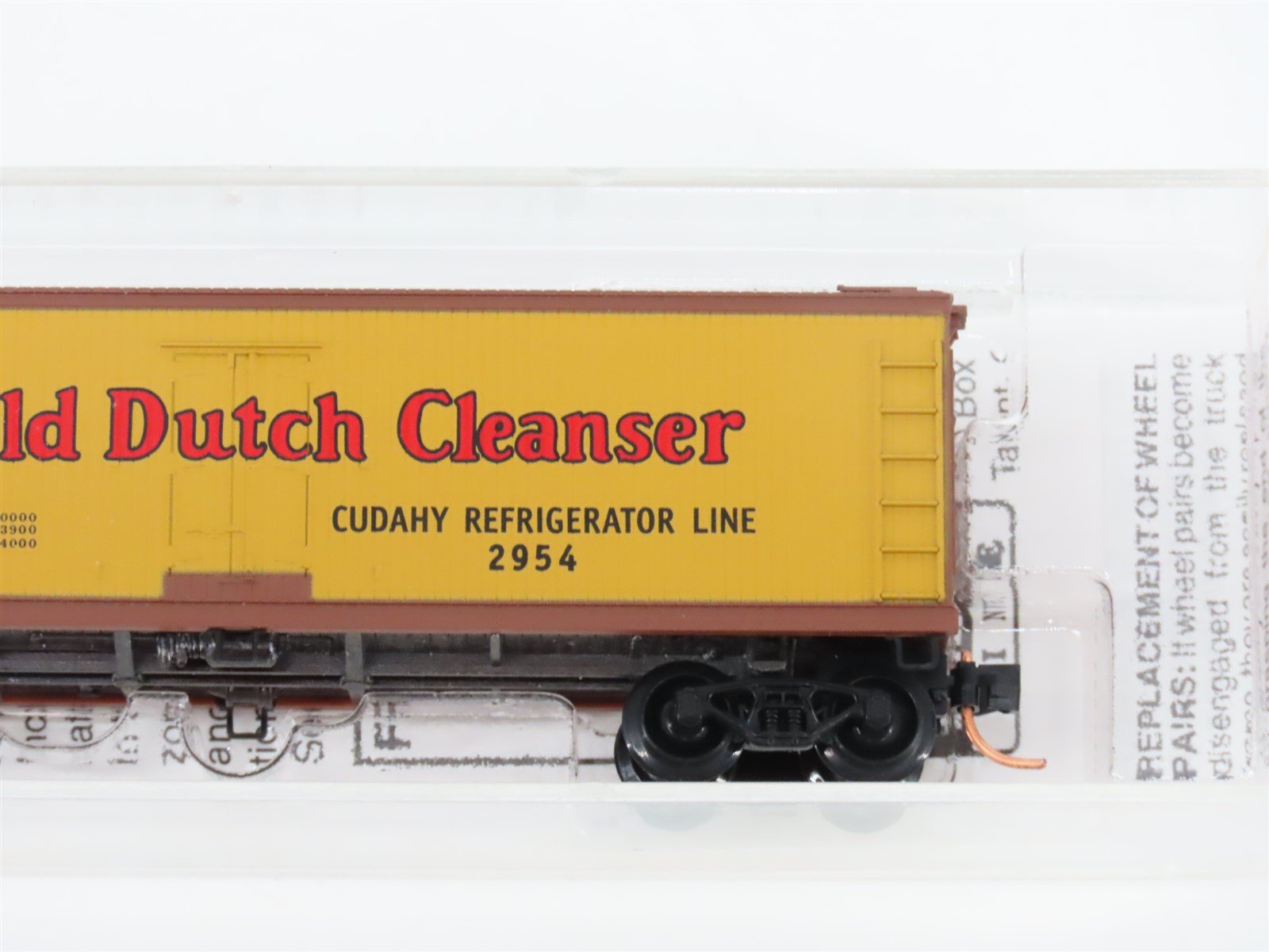 N Scale Micro-Trains MTL 49010 CRLX Old Dutch Cleanser 40' Wood Reefer #2954