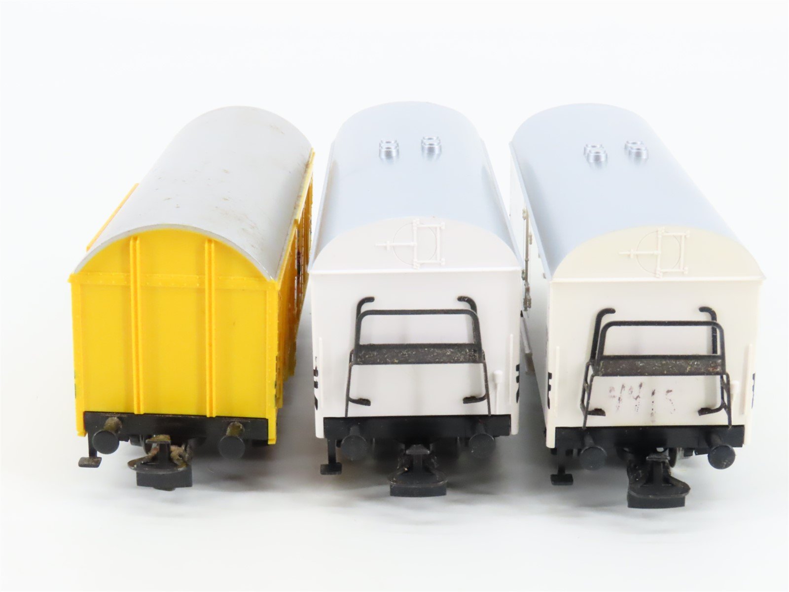 Lot of 3 HO Scale Marklin DB Deutsche Bahn Covered Boxcar Wagons