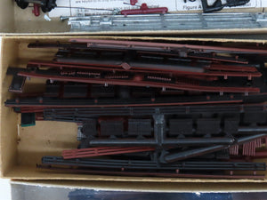 LOT of 5 HO Roundhouse Kits D&RGW/SP/PFE Reefer & Box Cars + Assorted Parts