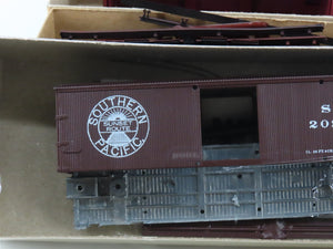 LOT of 5 HO Roundhouse Kits D&RGW/SP/PFE Reefer & Box Cars + Assorted Parts