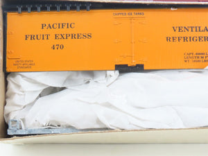LOT of 5 HO Roundhouse Kits D&RGW/SP/PFE Reefer & Box Cars + Assorted Parts