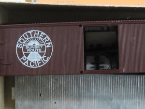 LOT of 5 HO Roundhouse Kits D&RGW/SP/PFE Reefer & Box Cars + Assorted Parts