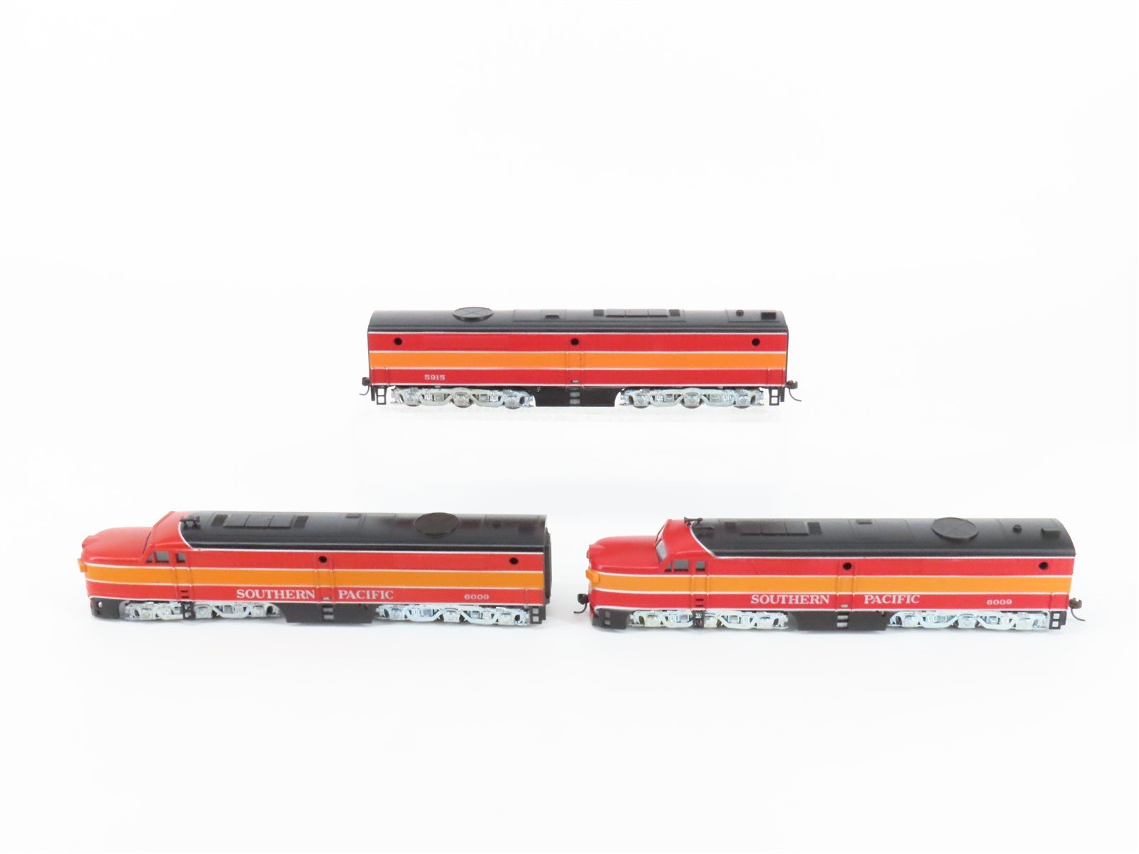 HO Scale Athearn SP Southern Pacific Daylight PA-1/PB-1/PA-1 Diesel Loco Set