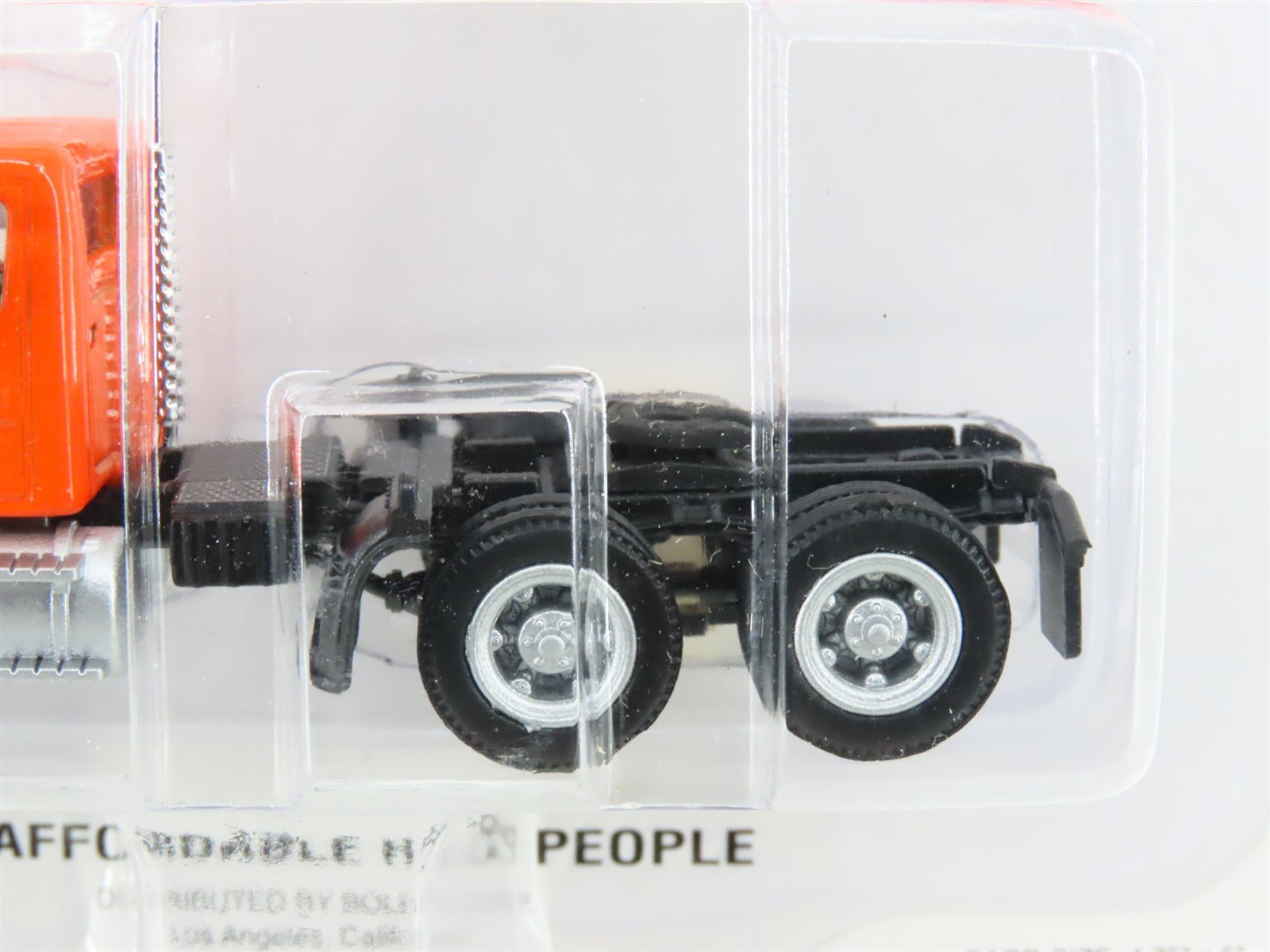 HO Scale Boley Dept 1-87 International Trucks 4001-9 Navstar Triple Axle Tractor