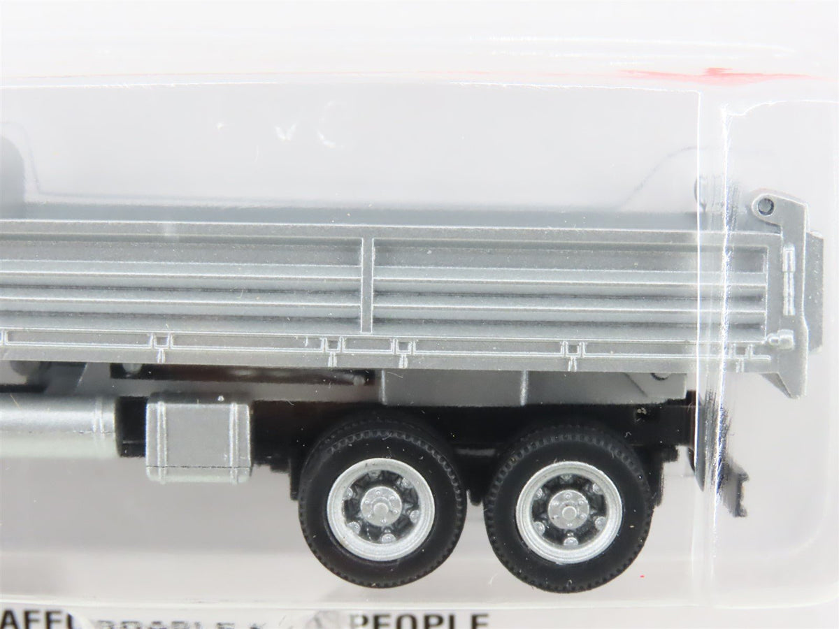 HO Scale Boley Dept 1-87 International Trucks 4105-76 Dump Truck White/Silver