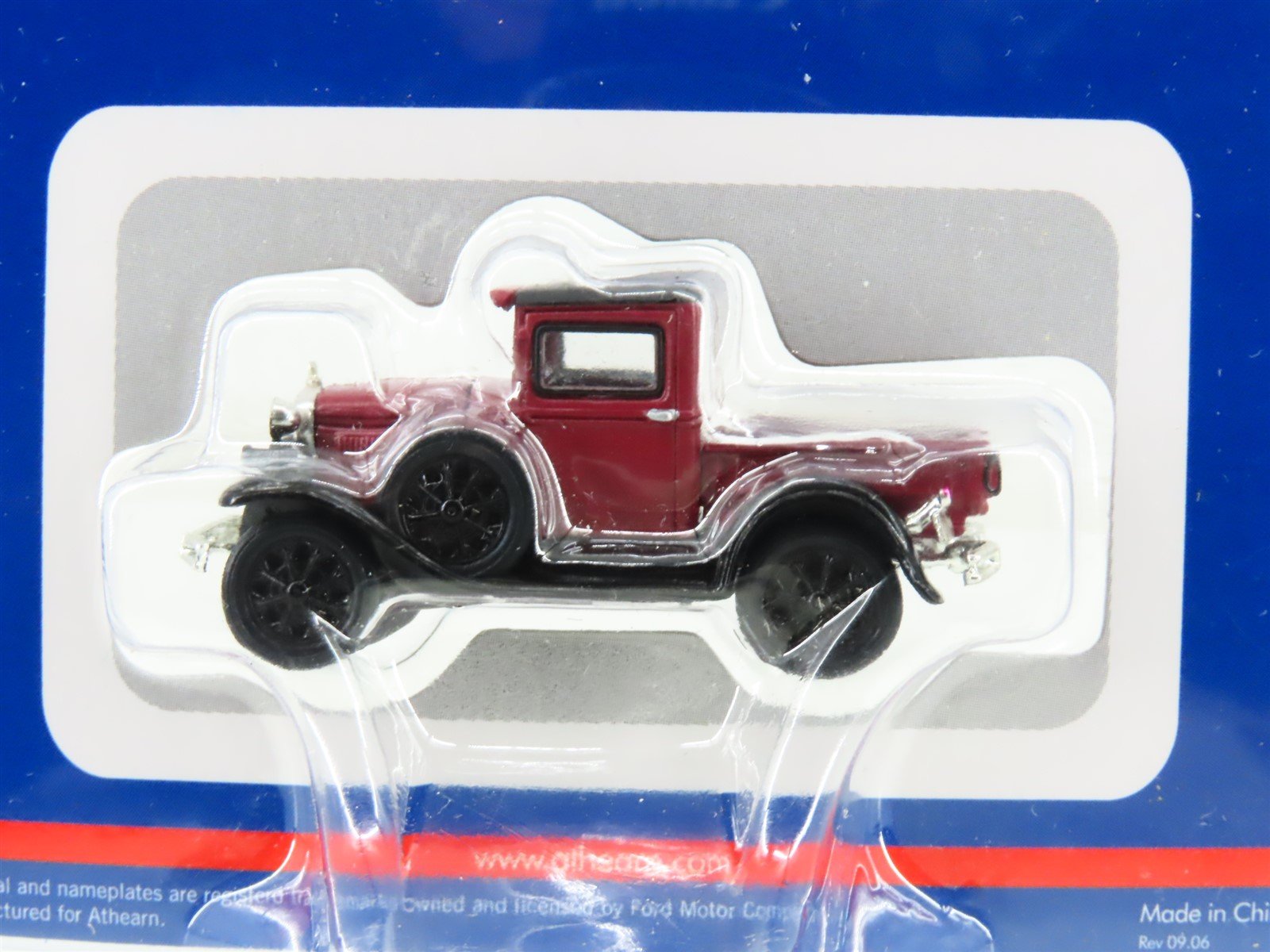 HO Scale Athearn 26421 Ford Model A Pickup Truck Burgundy