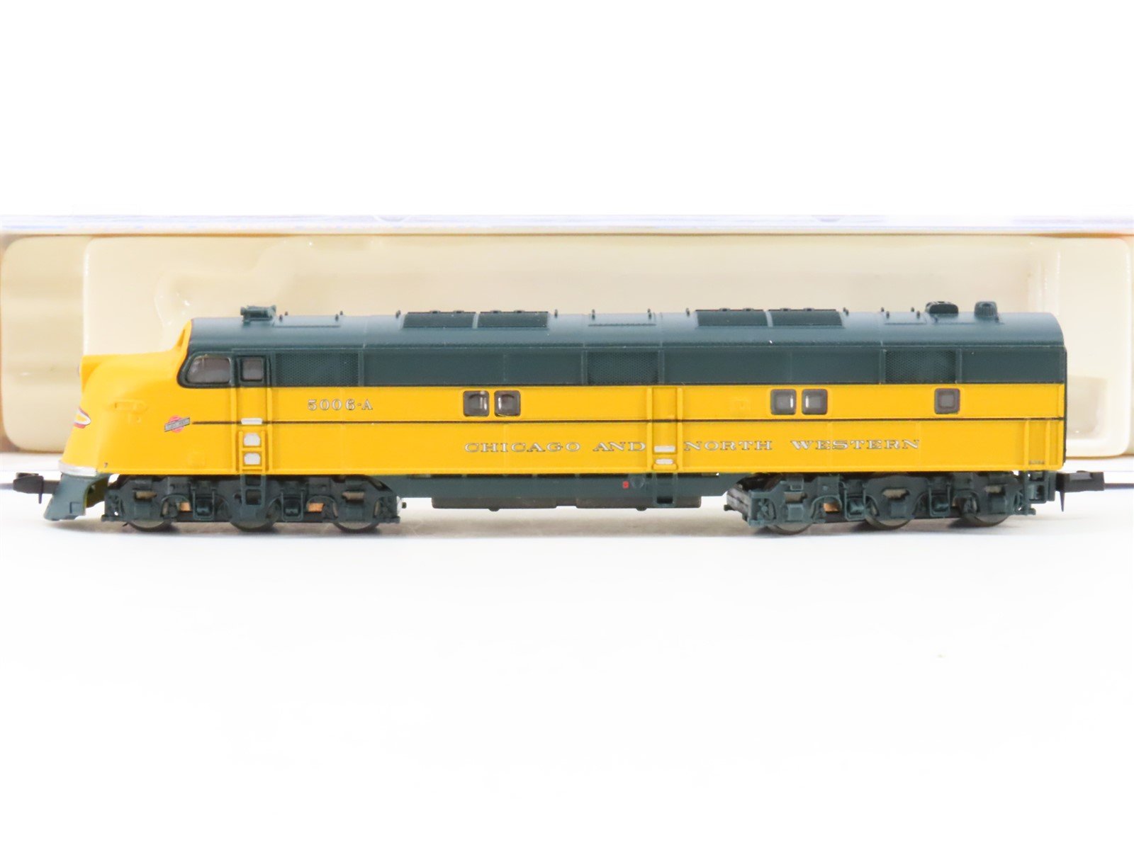N Scale Life-Like 7351 CNW Chicago & North Western EMD E6A Diesel #5006A