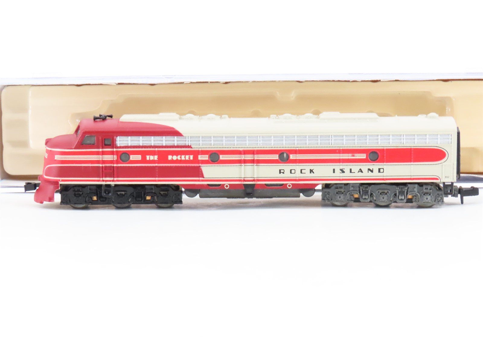 N Scale Life-Like 7039 RI Rock Island "Rocket" EMD E7A Diesel Locomotive #5860A