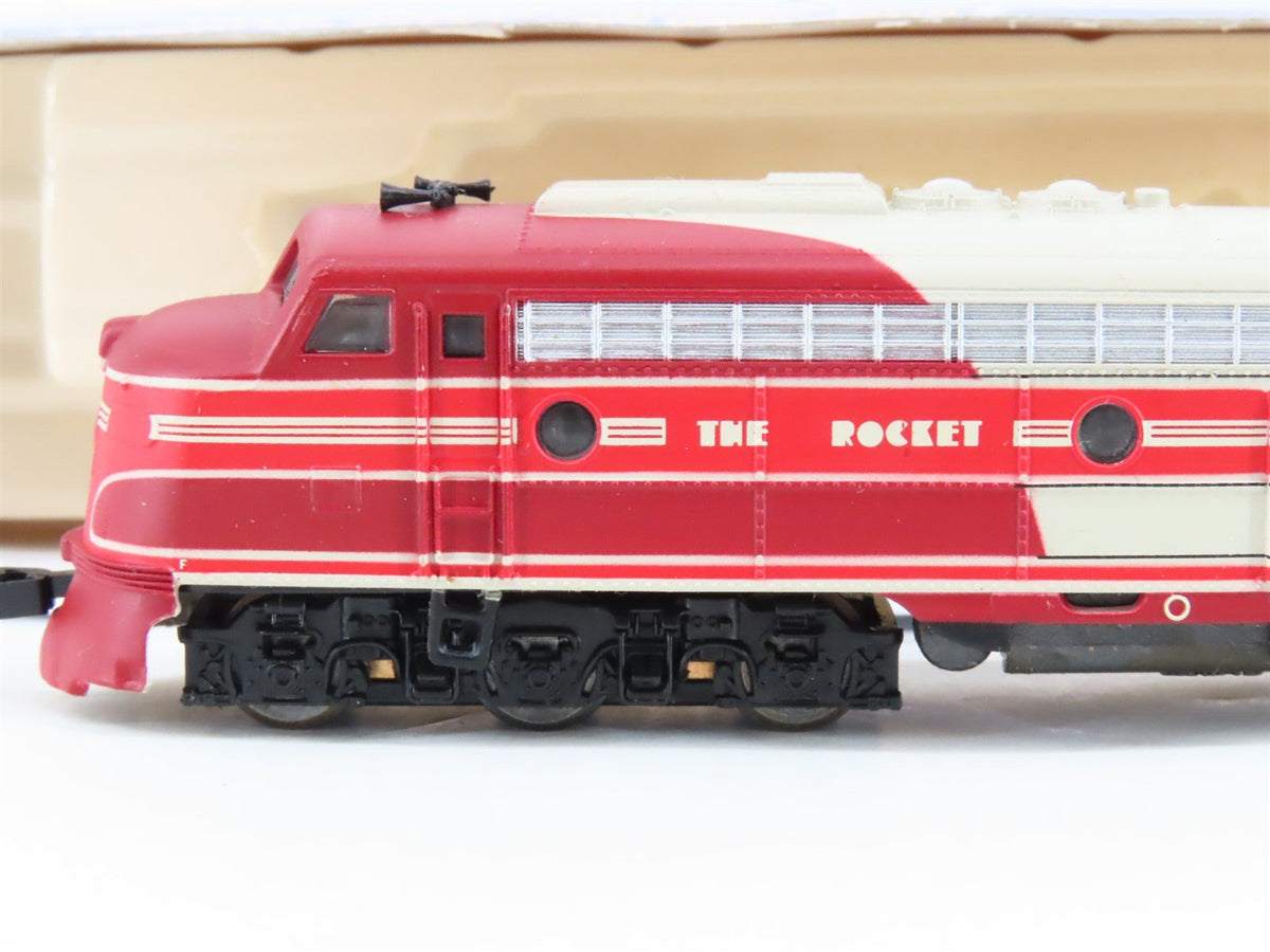 N Scale Life-Like 7039 RI Rock Island &quot;Rocket&quot; EMD E7A Diesel Locomotive #5860A