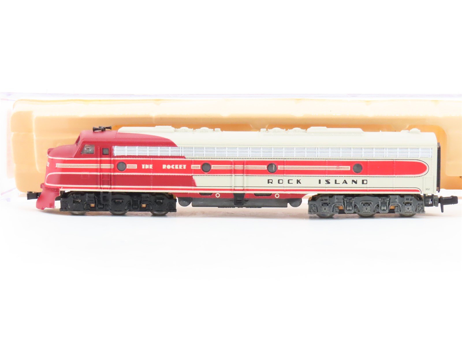 N Scale Life-Like RI Rock Island "Rocket" EMD E8A Diesel Locomotive #652