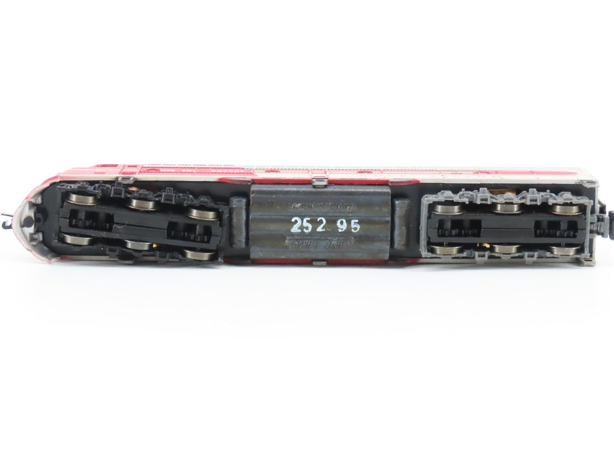 N Scale Life-Like RI Rock Island &quot;Rocket&quot; EMD E8A Diesel Locomotive #652