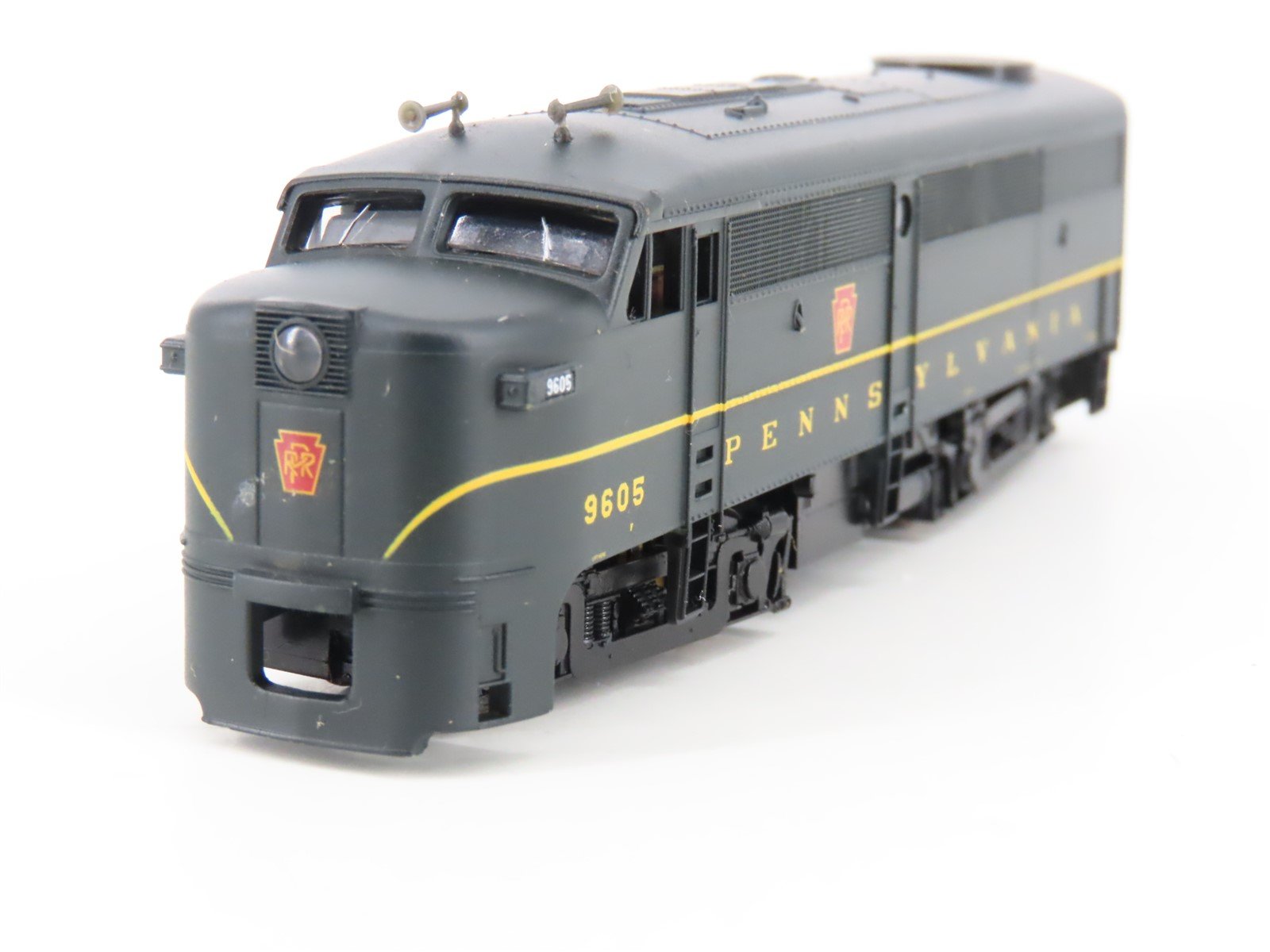 N Scale Life-Like 7452 PRR Pennsylvania ALCO FA1 Diesel Locomotive #9605