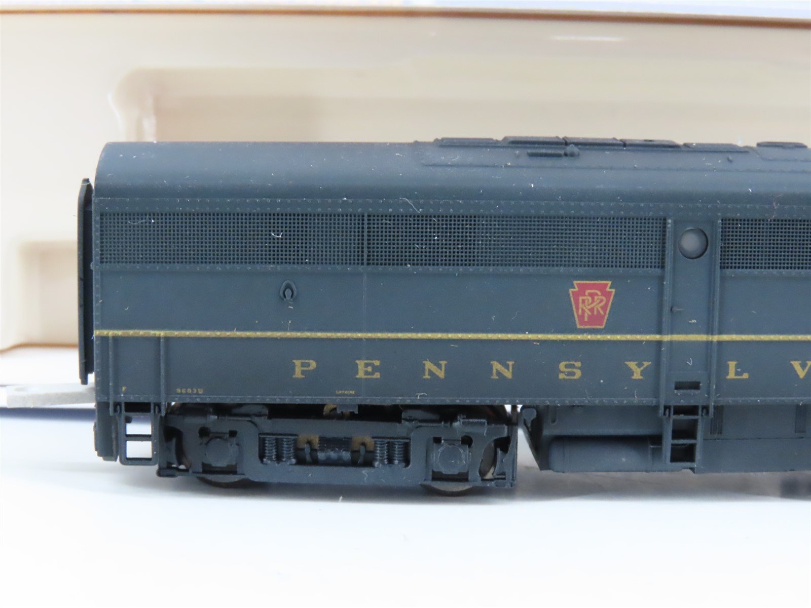 N Scale Life-Like 7451 PRR Pennsylvania ALCO FB1 Diesel #9603B - Weathered
