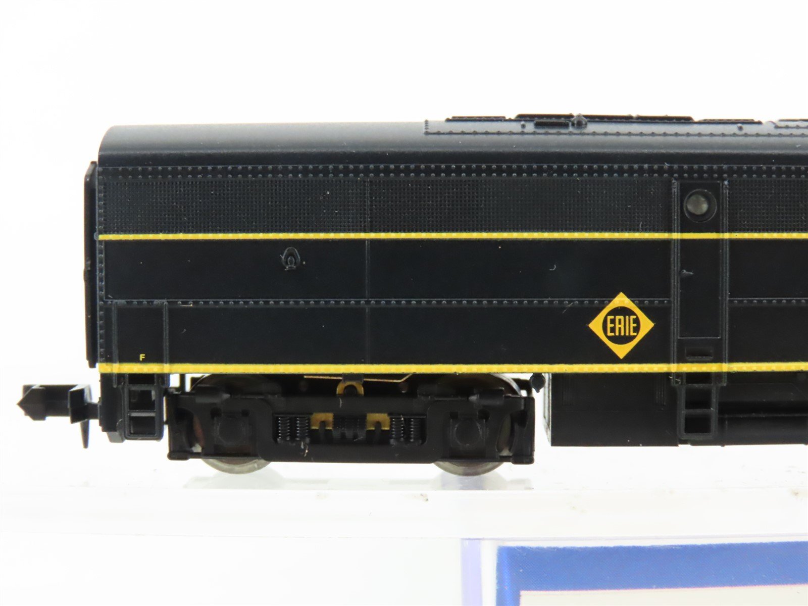 N Scale Life-Like 7415 ERIE Railroad ALCO FB1 Diesel Locomotive #725B