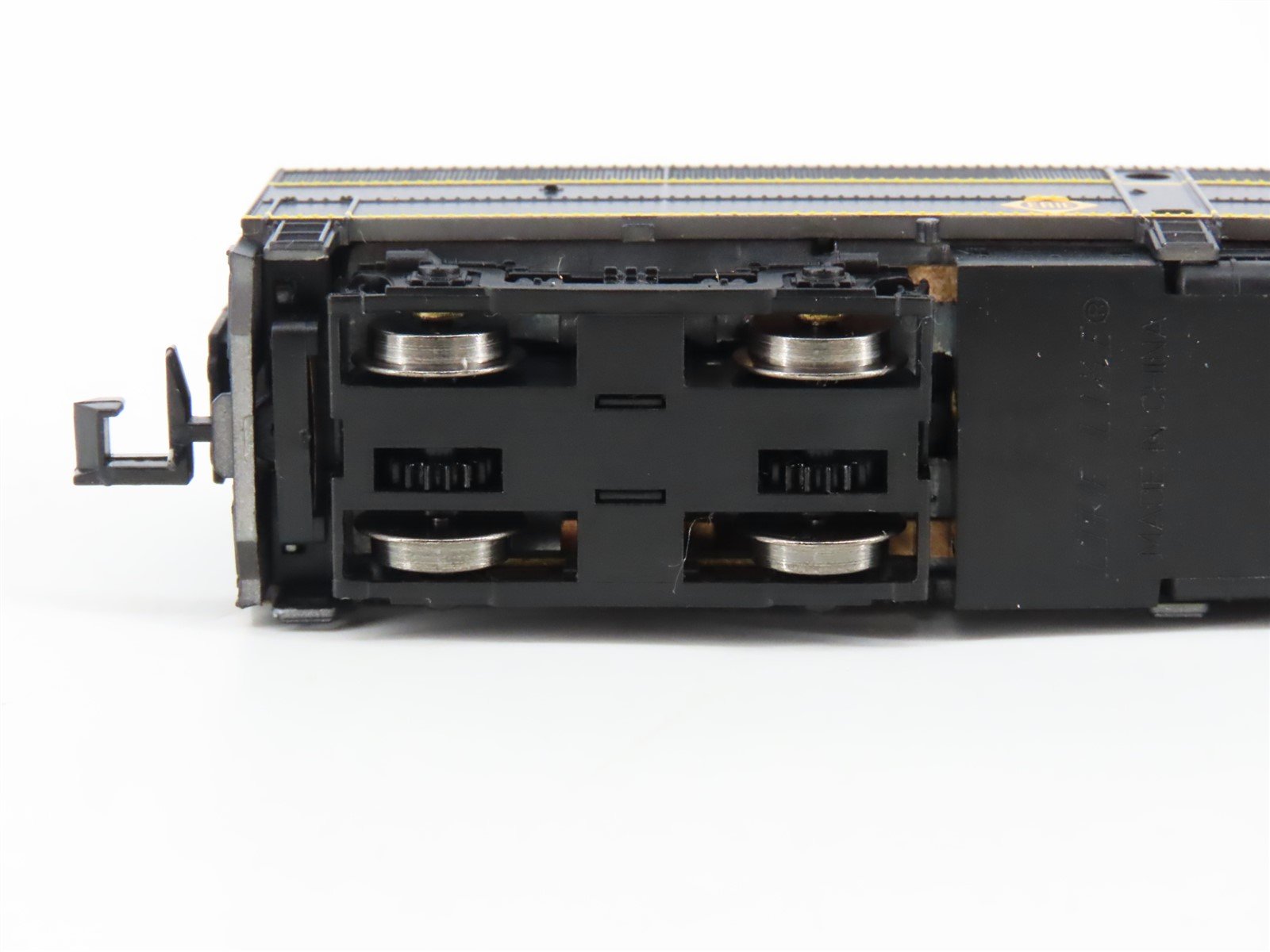 N Scale Life-Like 7415 ERIE Railroad ALCO FB1 Diesel Locomotive #725B