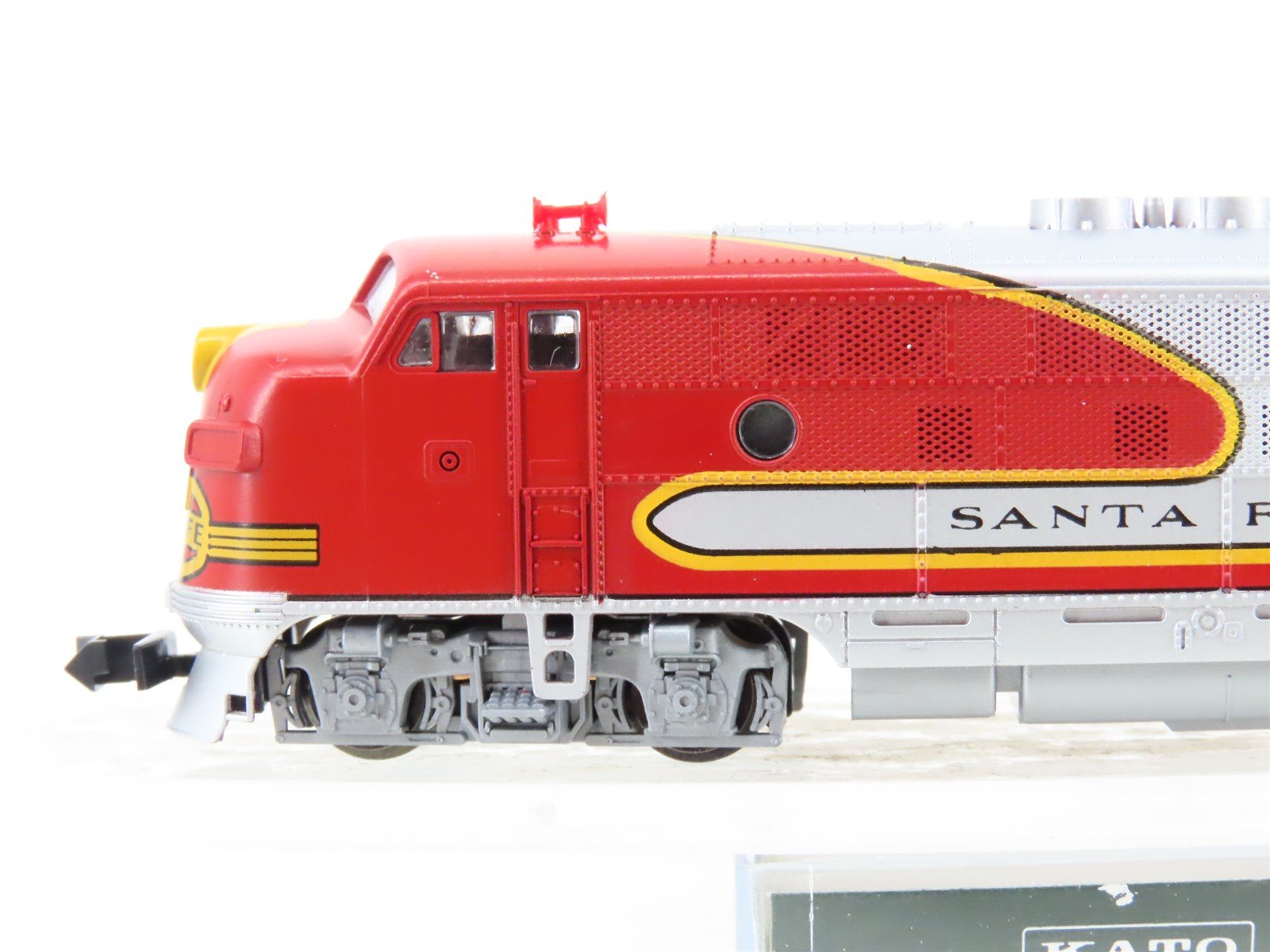 N Scale Kato 176-189 ATSF Santa Fe F3A Phase II Diesel Locomotive
