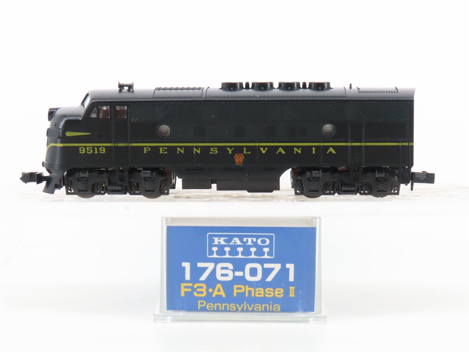 N Scale Kato 176-091 PRR Pennsylvania F7A Phase I Diesel Locomotive #9519