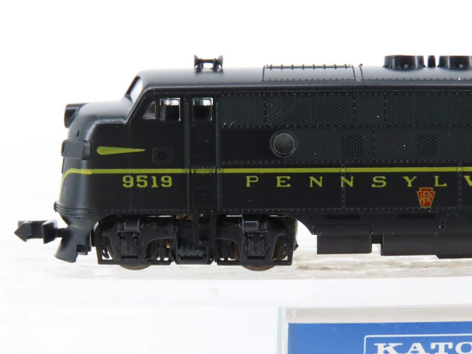 N Scale Kato 176-091 PRR Pennsylvania F7A Phase I Diesel Locomotive #9519