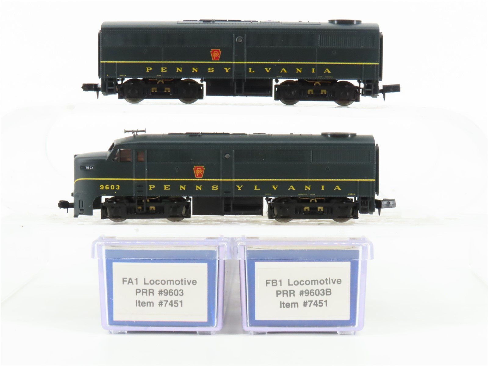 N Scale Life-Like 7451 PRR Pennsylvania FA1/FB1 Diesel Locomotive Set