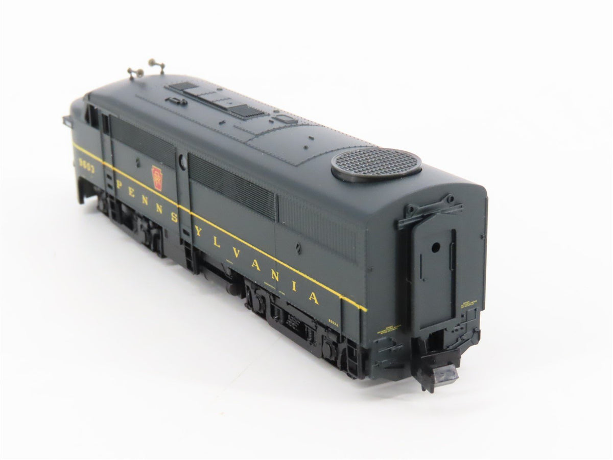 N Scale Life-Like 7451 PRR Pennsylvania FA1/FB1 Diesel Locomotive Set