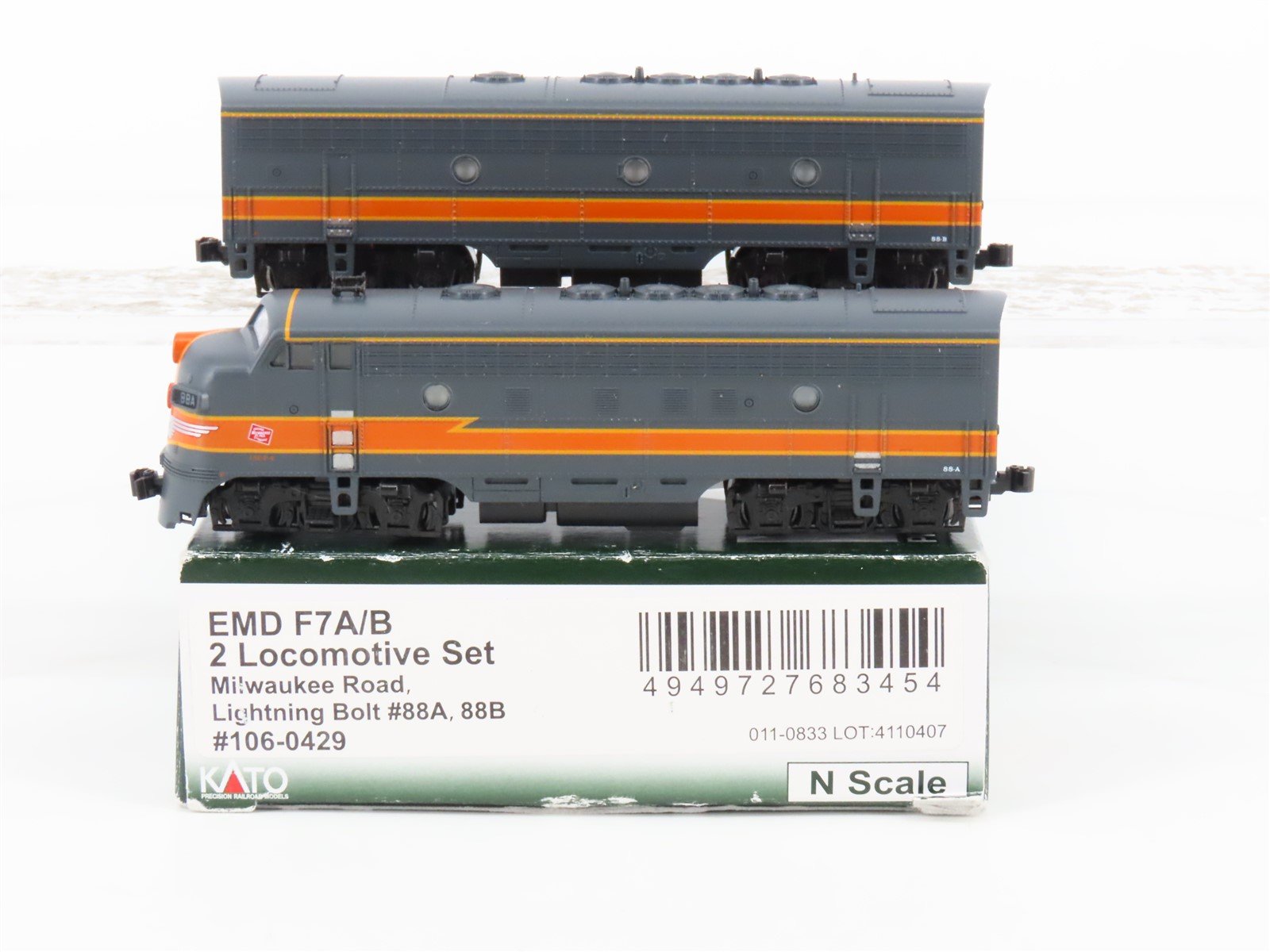 N KATO 106-0429 MILW "Lightning Bolt" EMD F7A/B Diesel Set #88A/88B - DCC Ready