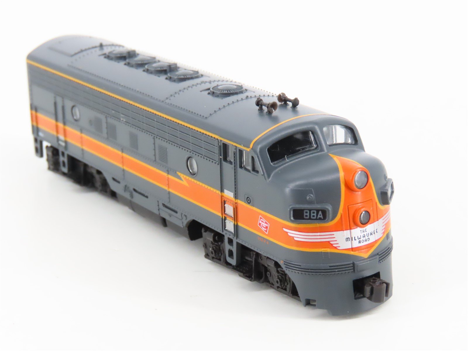 N KATO 106-0429 MILW 