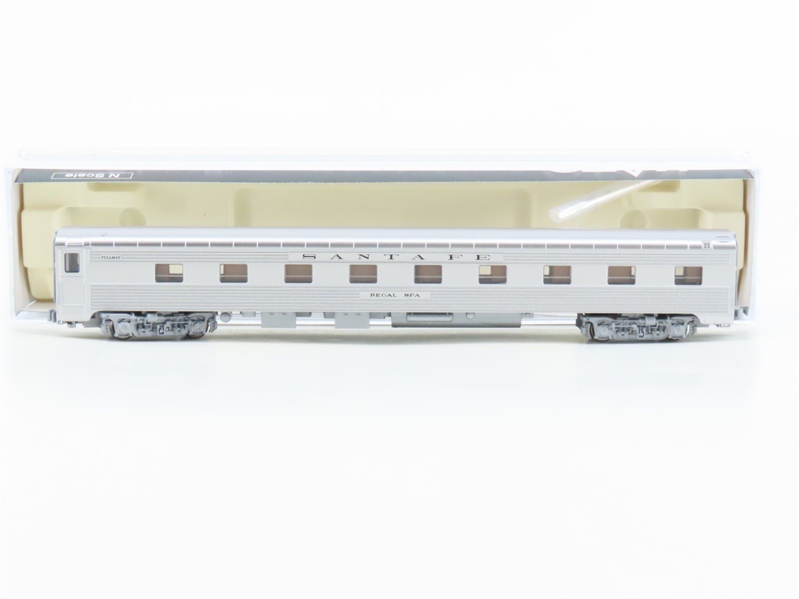 N Scale KATO 156-0905 ATSF Santa Fe Railroad Sleeper Passenger Car "Regal Spa"