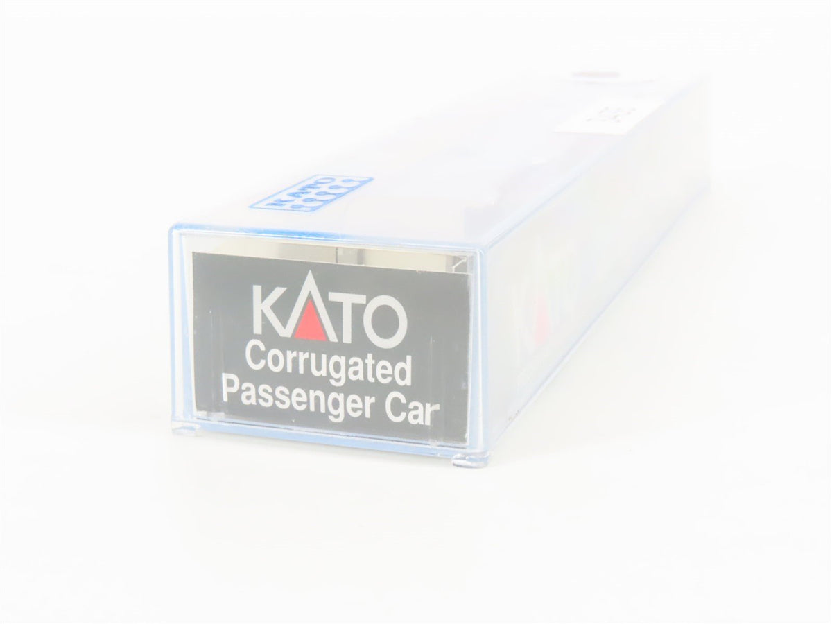 N Scale KATO CB&amp;Q Burlington Railroad Corrugated Baggage Passenger Car