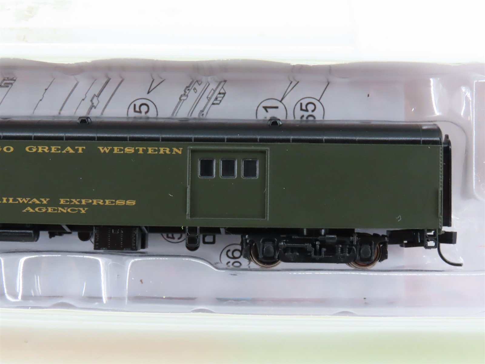 N Scale Walthers 932-55103 CGW Chicago Great Western 72' Baggage Passenger