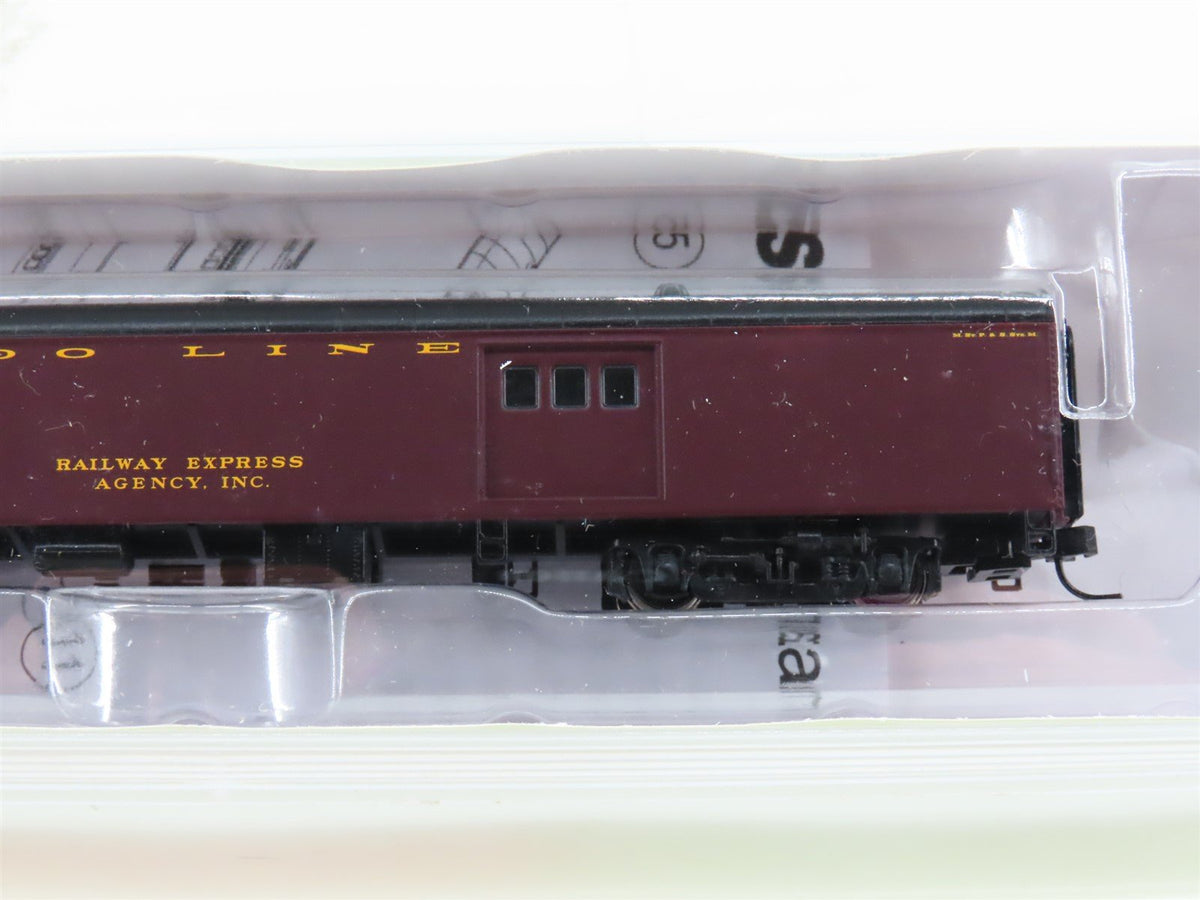 N Scale Walthers 932-55104 SOO Line 72&#39; Baggage Passenger Car