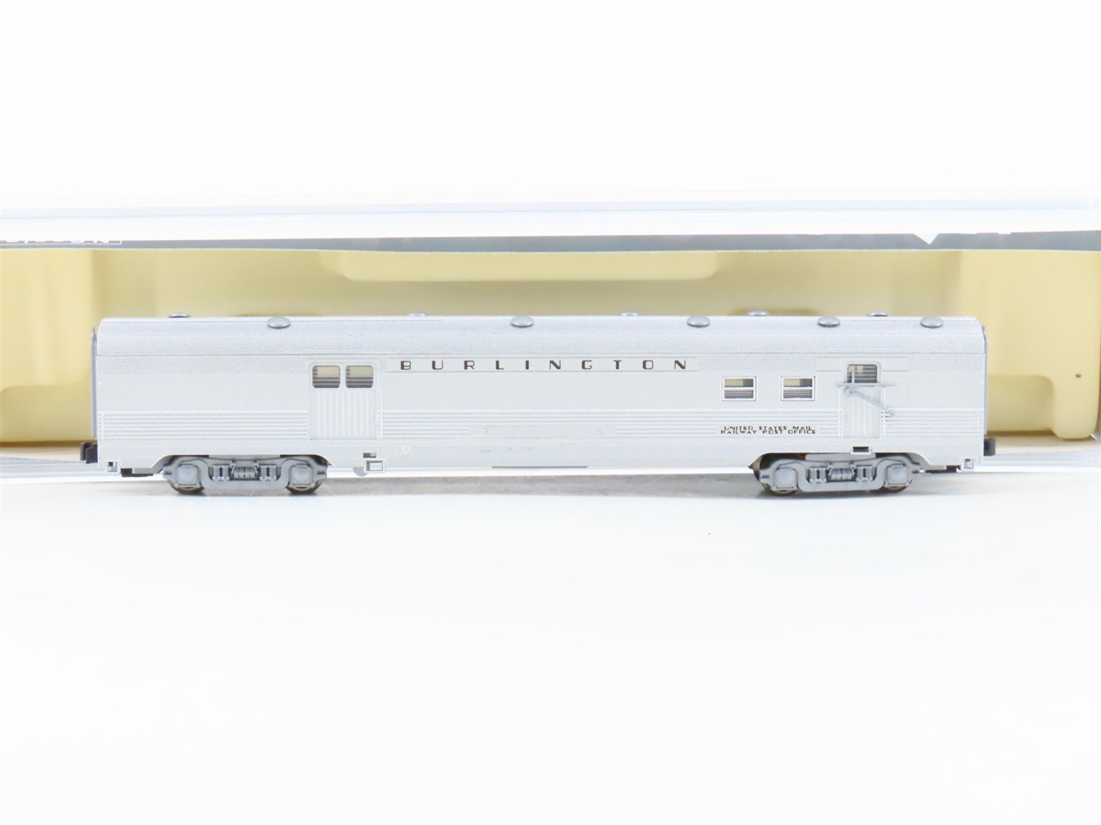 N Scale KATO CB&Q Burlington Railroad Baggage RPO Passenger Car