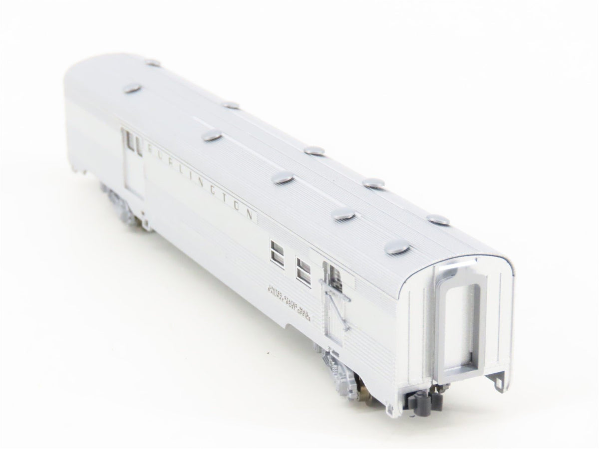 N Scale KATO CB&amp;Q Burlington Railroad Baggage RPO Passenger Car