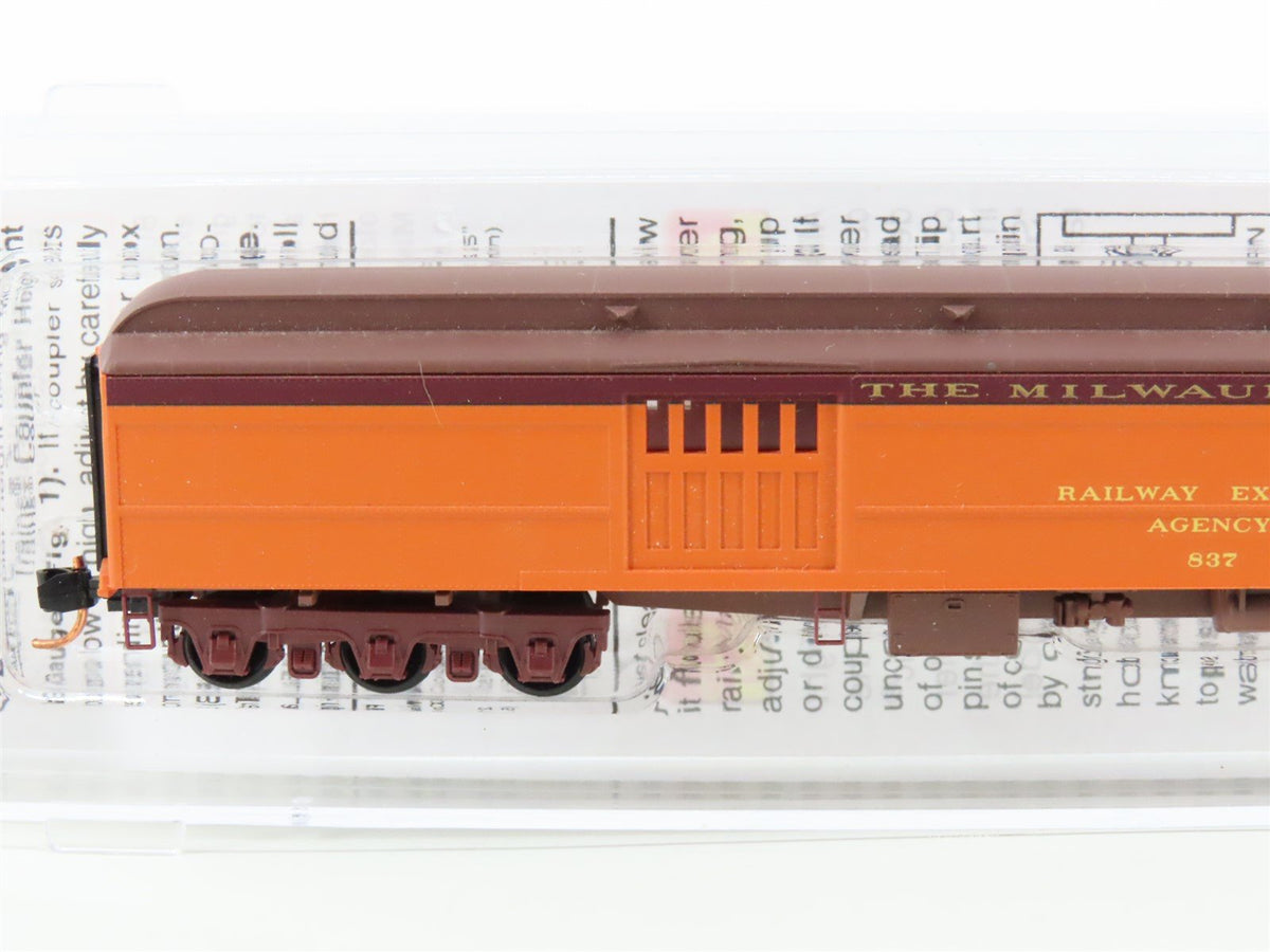 N Scale Micro-Trains MTL 14700120 MILW Milwaukee Road 70&#39; Baggage Passenger #837