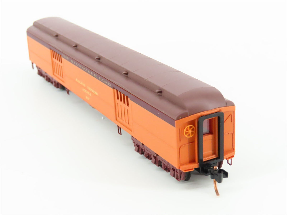 N Scale Micro-Trains MTL 14700120 MILW Milwaukee Road 70&#39; Baggage Passenger #837