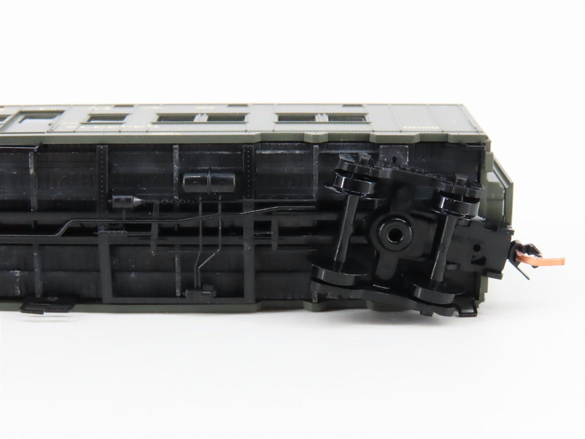 N Micro-Trains MTL 116010.4 US Office of Defense Troop Sleeper Passenger #9082