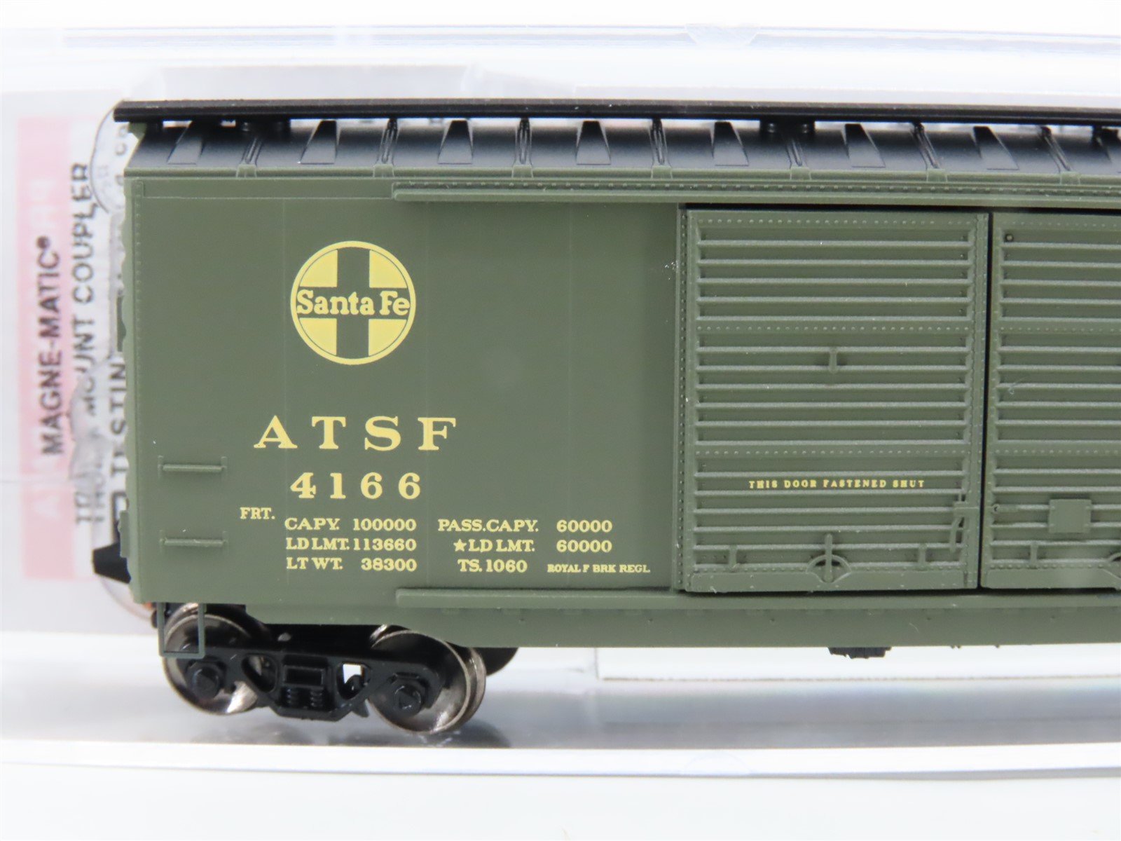 N Scale Micro-Trains MTL 03400411 ATSF Santa Fe 50' Double Door Box Car #4166